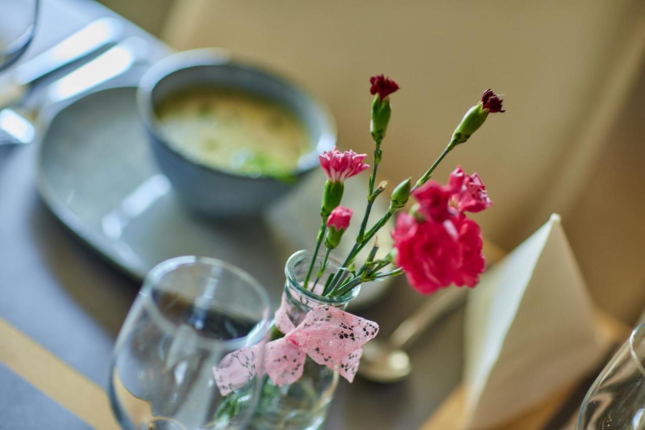 Hotel Mazury Gizycko Ngoại thất bức ảnh