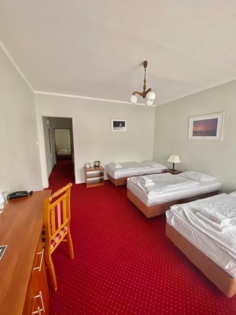 Hotel Mazury Gizycko Ngoại thất bức ảnh