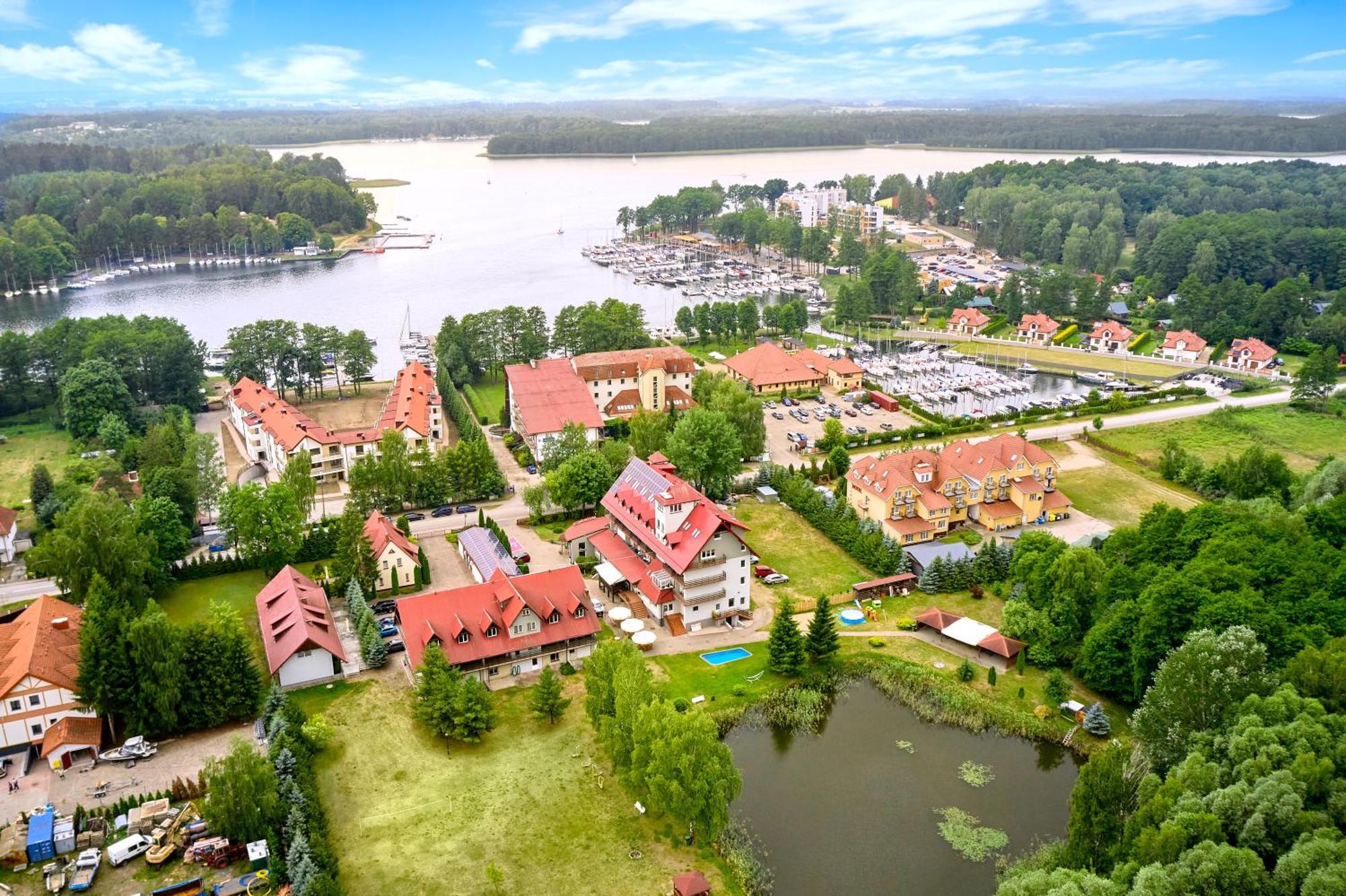 Hotel Mazury Gizycko Ngoại thất bức ảnh