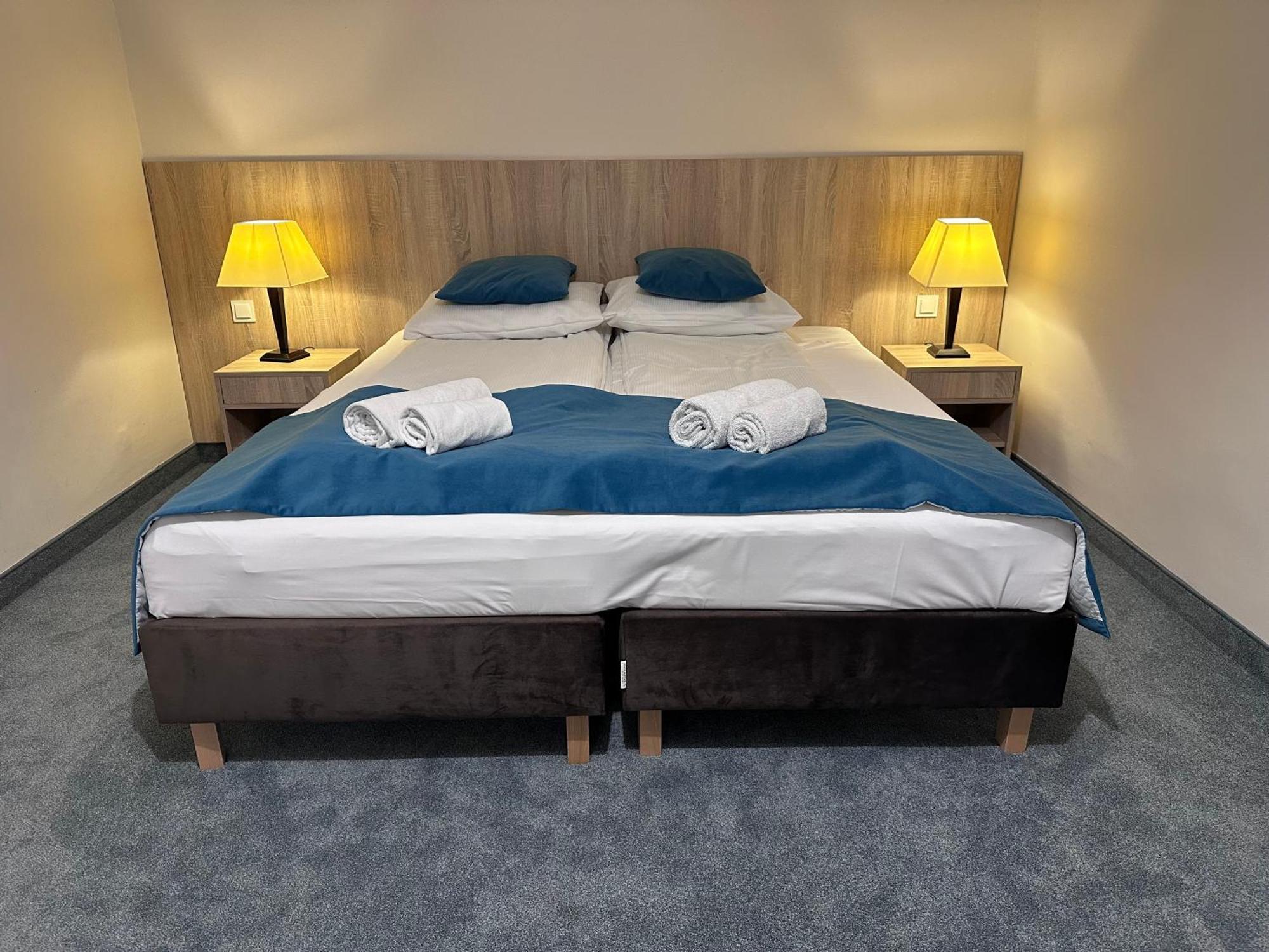 Hotel Mazury Gizycko Ngoại thất bức ảnh