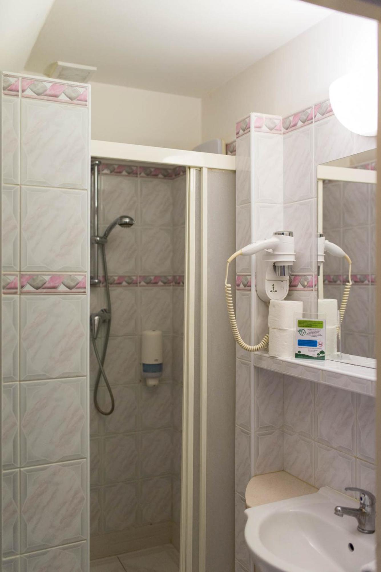 Hotel Mazury Gizycko Ngoại thất bức ảnh